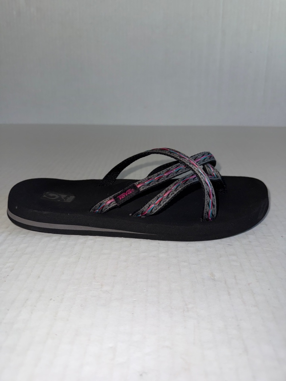 Teva Olowahu Flip Flop Sandals - Picture 6 of 11